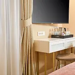לינה וארוחת בוקר Geremia Luxury 4*