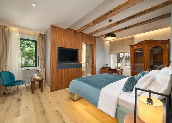 לינה וארוחת בוקר Geremia Luxury