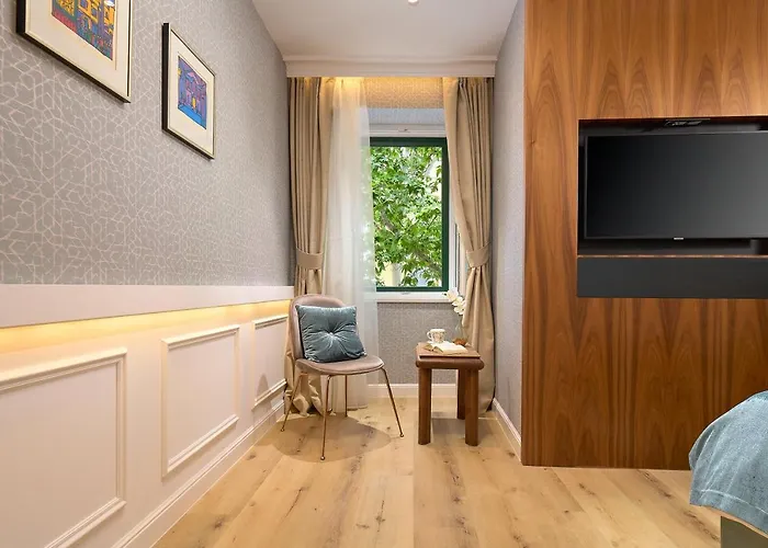 לינה וארוחת בוקר Geremia Luxury