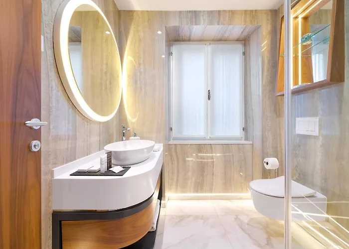 לינה וארוחת בוקר Geremia Luxury 4*